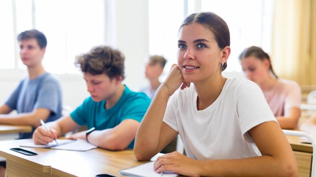 Cómo identificar carreras emergentes en Chile relacionadas con la inteligencia artificial